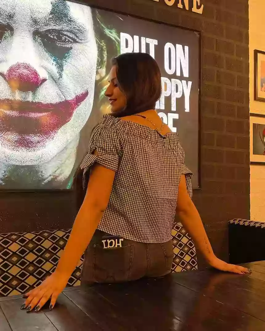 ayushi jain call girl sexy figger ahmedabad hot sexy escorts