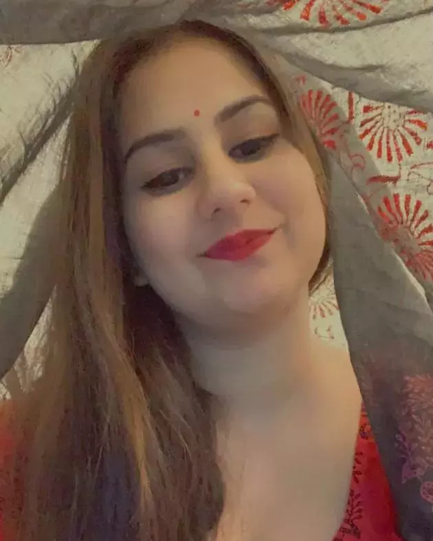 ayushi jain escort ahmedabad very cuteness sexy overloaded girl