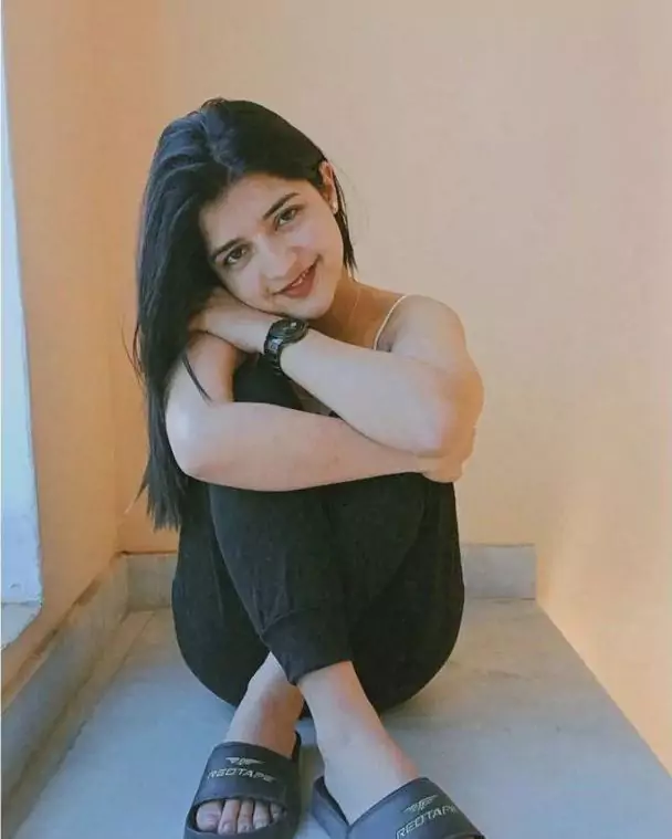 isha chauhan independent luxury premium call girl escort service ahmedabad