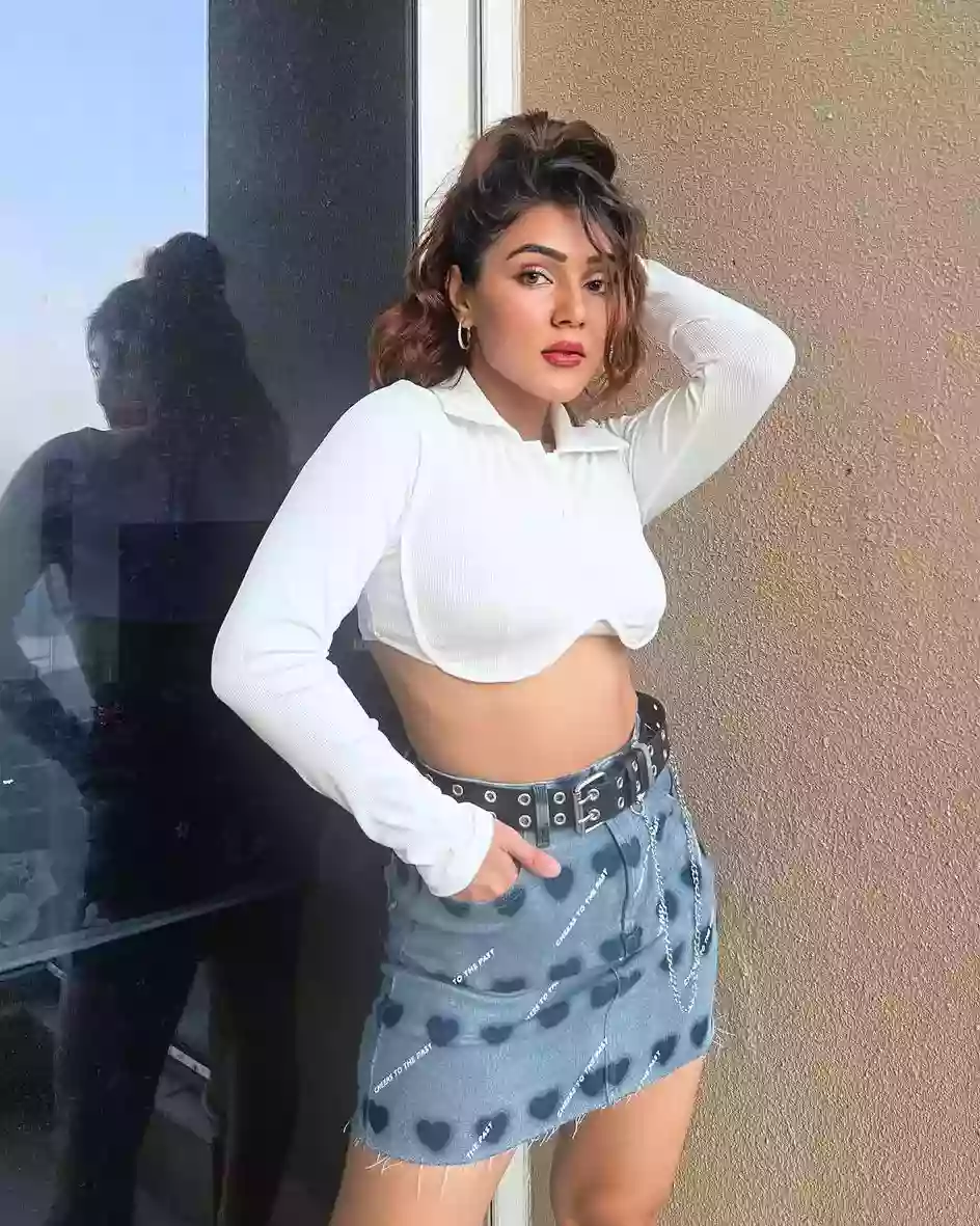 Khushi karki book your escort dating capture some exciting moment memory photos