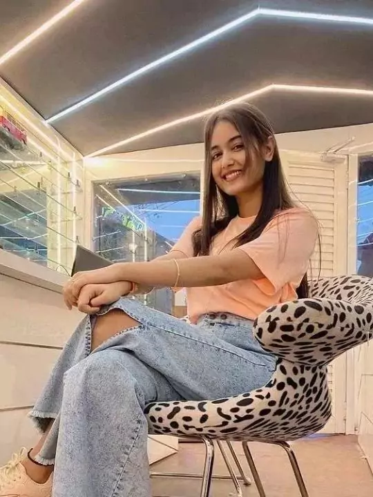 meera goyal ahmedabad college student escorts are very stylish hot girl