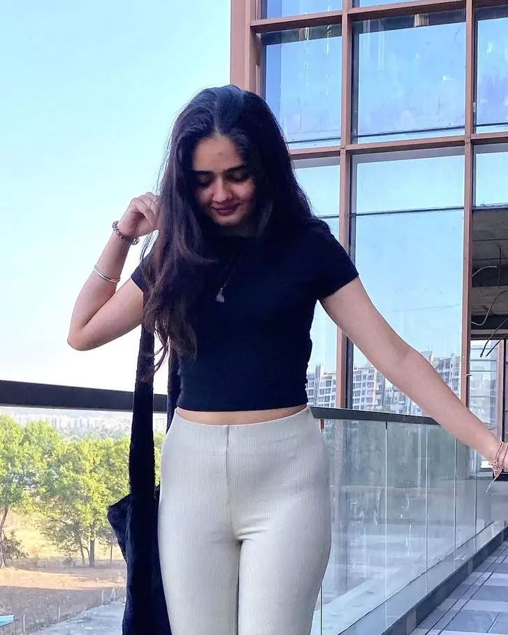 Vasundhra garg hot bobs ahmedabad call girl
