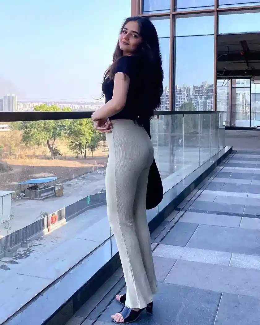 Vasundhra garg very sexy girl ahmedabad escort independent