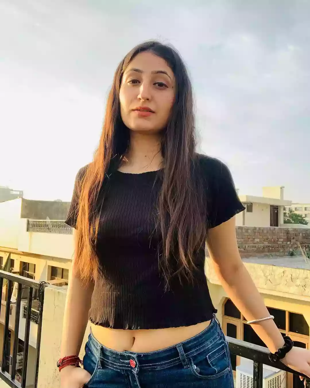 Yukti sharma call girl ahmedabad escorts street girl indian female escorts girl