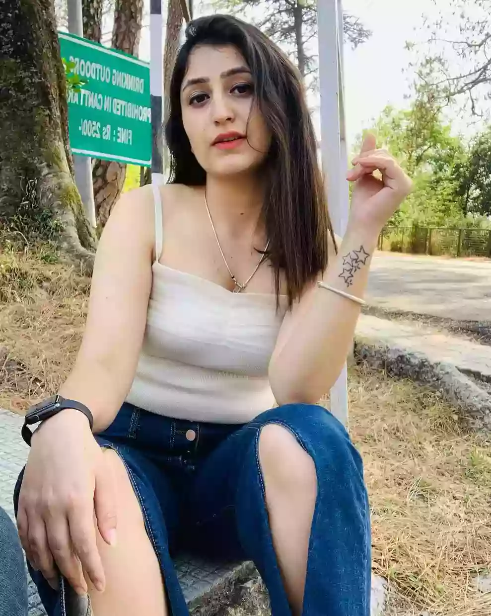 Yukti sharma gorgeous top class working call girls in ahmedabad escort services