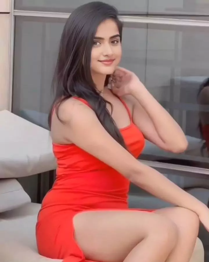 shweta singh call girl rate cuffe parade affordable escort independent stylish look slim figure dress