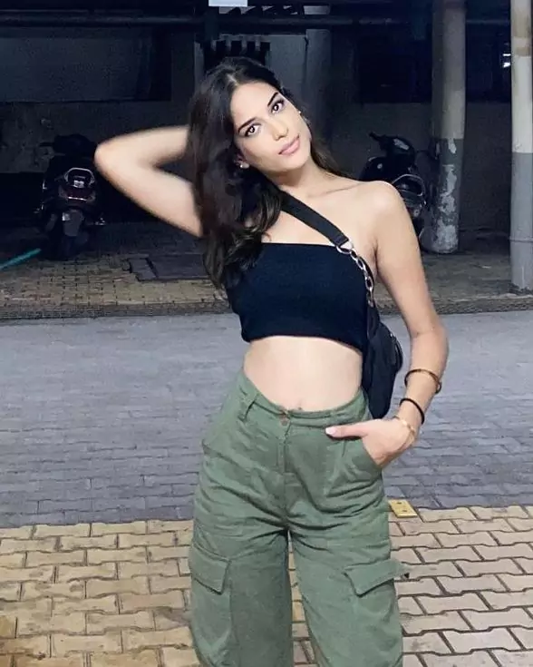 esha deol vip model hyderabad escorts service provide female