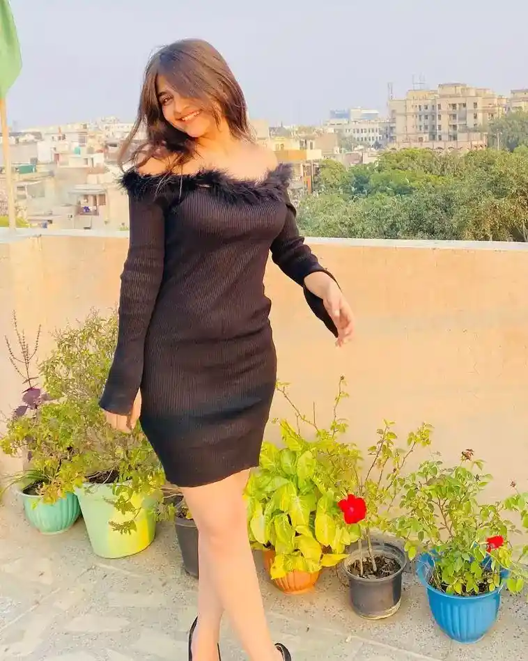 Kaveya sharma girl housewife independent call girl hyderabad gorgeous busty girl blonde