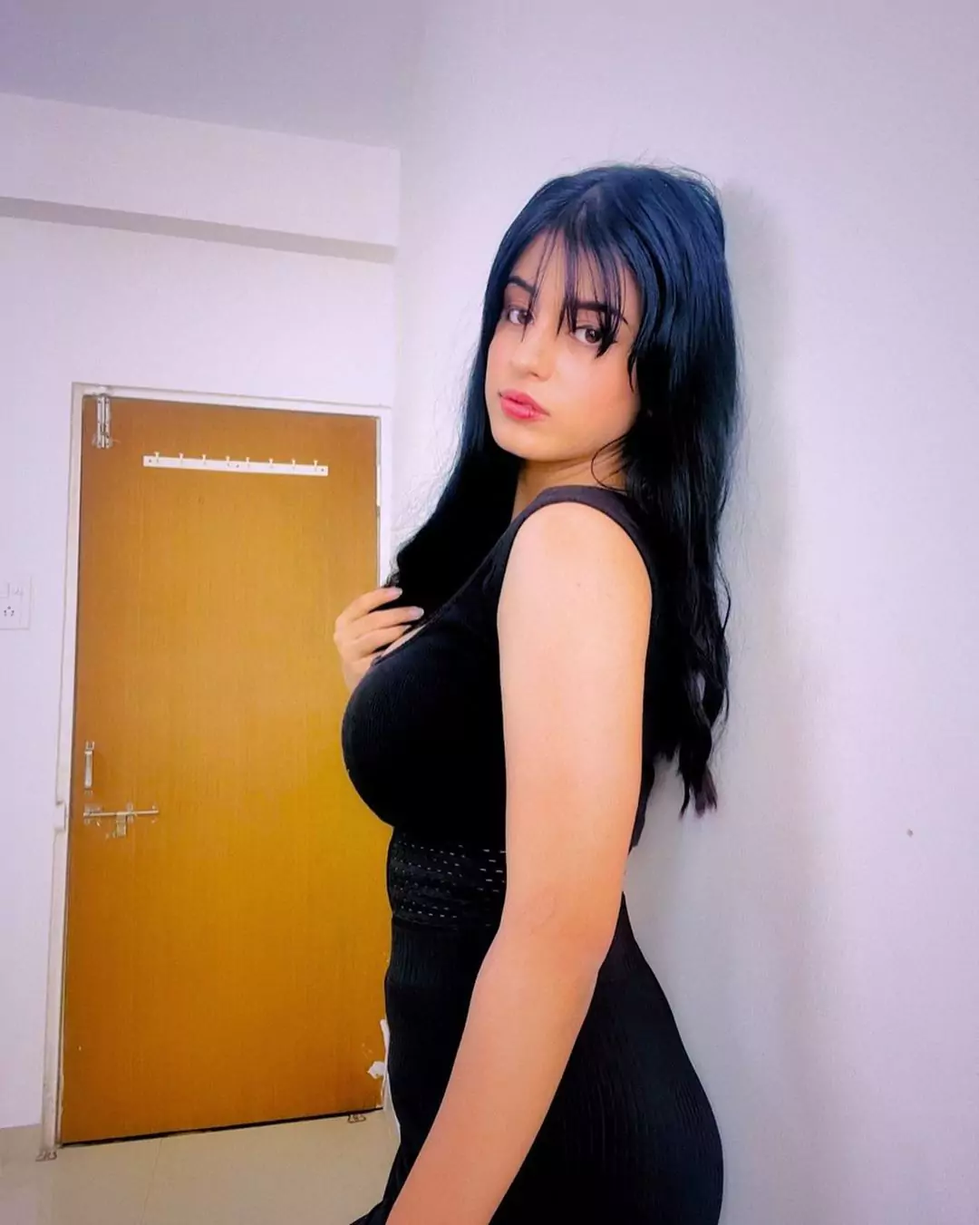 tushikha roy best provide prompt standard service hyderabad call book now sexy girls